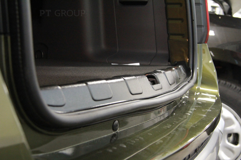 Накладка в проем багажника ПТ Групп для RENAULT Duster 2012- / NISSAN Terrano 2014- (Дастер/Террано) (черное тиснение, ABS), 07010402, RDU112901