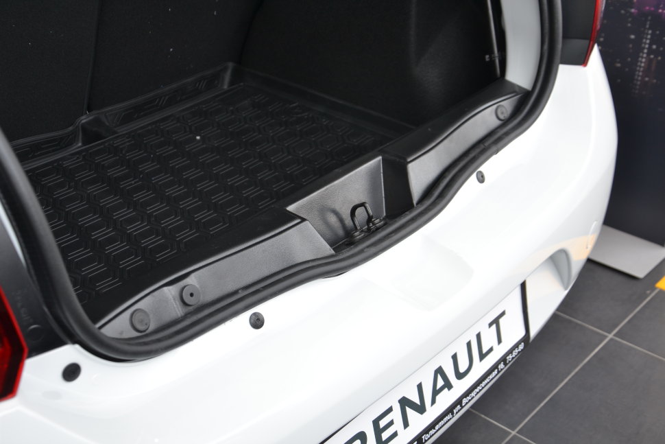 Накладки в проем багажника RENAULT Sandero/Sandero Stepway 2014-
